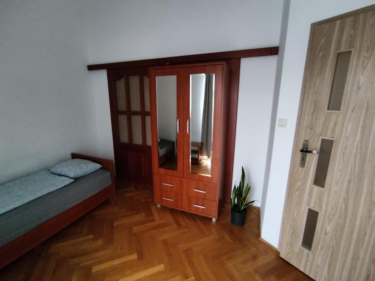 Classic Apartament Metro Kabaty Varşova Dış mekan fotoğraf