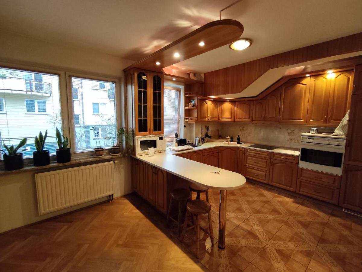 Classic Apartament Metro Kabaty Varşova Dış mekan fotoğraf