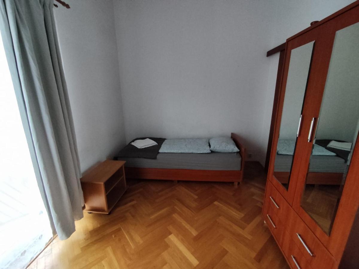 Classic Apartament Metro Kabaty Varşova Dış mekan fotoğraf